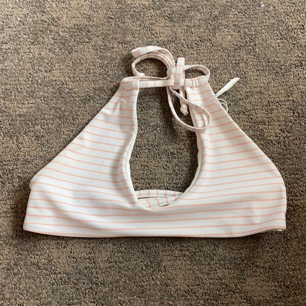 Bettinis striped keyhole bikini top